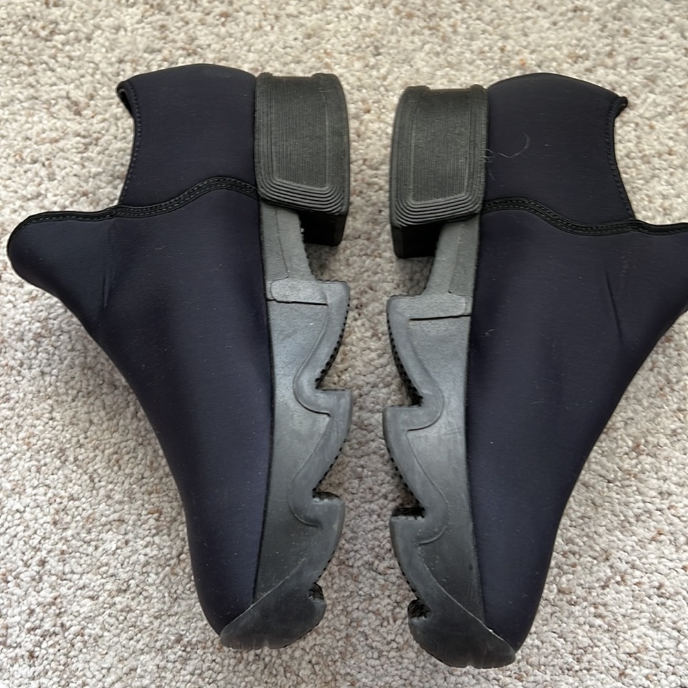 Excellent condition. IRI shoes 7.5